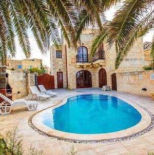 Villa Il-Palma Holiday Farmhouse With Sunny Private Pool In Island Of Gozo à Għarb Exterior photo