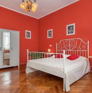 Pula City Center Big Apartment With Private Parking Exterior photo