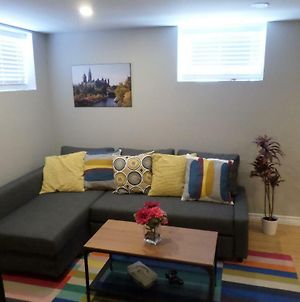 Appartement Fantastic And Modern Downtown 1-Bed Basement Apt., Parking Wi-Fi And Netflix Included à Ottawa Exterior photo