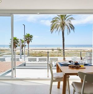 Appartement Sunny Beachfront Escape à Castelldefels Exterior photo