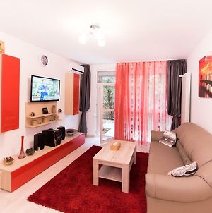 Red Apartment Bucarest Exterior photo