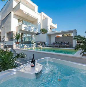 Luxury Apartment Sunset With Private Pool And Jacuzzi Novalja Exterior photo