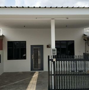 Mersing Little Homestay With Free Wifi Exterior photo