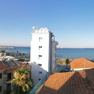 Must Stay - Finikoudes Seaview Larnaca Exterior photo