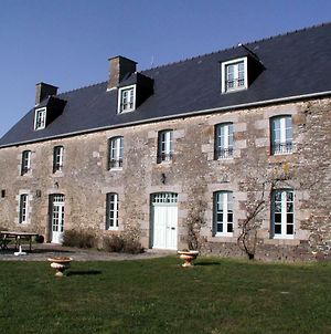 Villa La Vieille Foulonnière : Une maison de famille au coeur de la campagne du Mont-saint-Michel à Pontorson Exterior photo