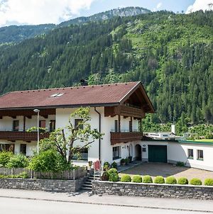 Appartement Landhaus Tyrol à Mayrhofen Exterior photo