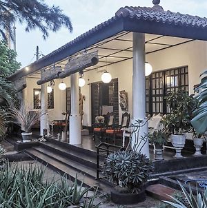 The Icebear Guesthouse Negombo Exterior photo