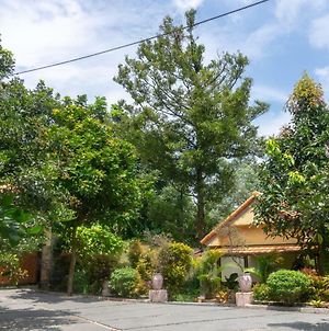 Green Mountain Villa Bogor Exterior photo