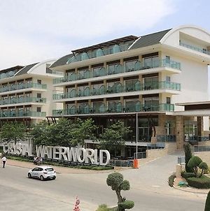 Hôtel Crystal Waterworld Park à Antalya Exterior photo