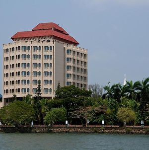 The Gateway Hotel Marine Drive Ernakulam Kochi Exterior photo