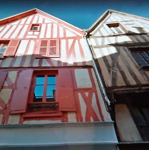 Appartement Immeuble à colombage en plein cœur de ville à Auxerre Exterior photo
