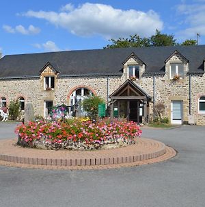 Hôtel Au Relais Du Gué De Selle à Mézangers Exterior photo