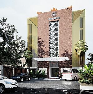 Hôtel Wirton Seminyak à Denpasar Exterior photo