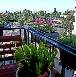 Appartement Elegant Penthouse In Floisvos Riviera à Athènes Exterior photo