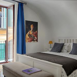 Lovely Apartment Near Via Dei Mille - Chiaia Area Naples Exterior photo