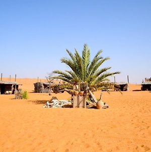 Hôtel Nomadic Desert Camp à Al Wāşil Exterior photo