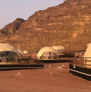 Hôtel Sharah Luxury Camp à Wadi Rum Exterior photo