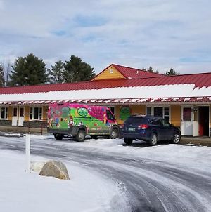 Middlebury Sweets Motel Exterior photo