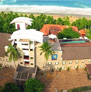 Hôtel Gokulam Grand Turtle On The Beach à Kovalam Exterior photo