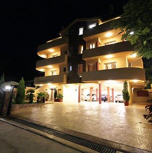 Villa Jupok Bar Exterior photo