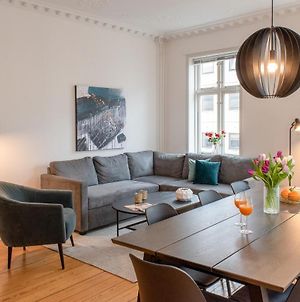 Spacious 3-Bedroom Apartment In The Heart Of Arhus Exterior photo