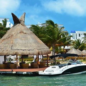 Hôtel Sunset Marina & Yacht Club à Cancún Exterior photo