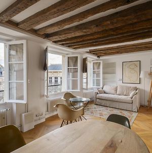 Cosy & Bright Under The Beams On Place Dauphine Id 319 Paris Exterior photo