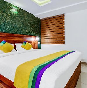 Hôtel Itsy By Treebo - Dew Dreams à Kochi Exterior photo