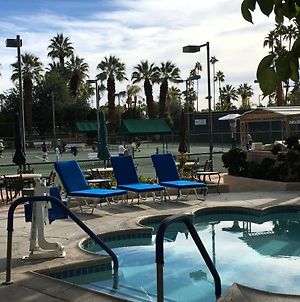 Aparthotel Getaways At Palm Springs Tennis Club Exterior photo