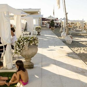 Riccione Beach Hotel - Enjoy Your Summer -Beach Village Incluso Exterior photo