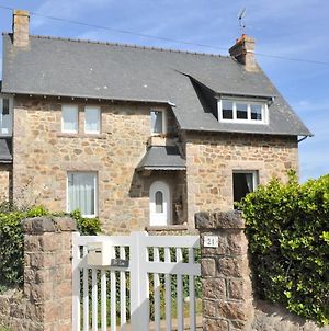 Maison bretonne à 200m de la mer à proximité de l'Ile Renote à Trégastel - Ref 76 Exterior photo