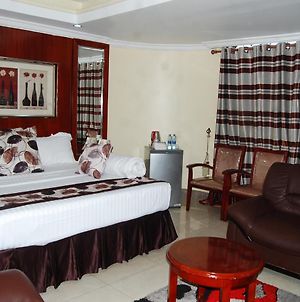 Donsuite Hotel Dar es Salaam Exterior photo
