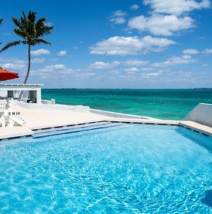 Water'S Edge Villa - Oceanfront With Private Pool Nassau Exterior photo