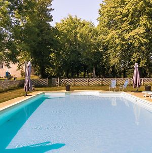 Villa Heritage Castle In Chaleix With Shared Pool à Chalais  Room photo