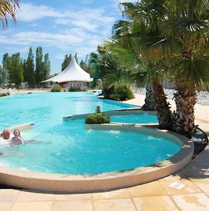 Bungalow de 3 chambres avec piscine partagee jardin amenage et wifi a Vias a 2 km de la plage Exterior photo
