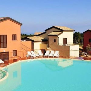 Maison de 2 chambres avec piscine partagee terrasse amenagee et wifi a Belgodere Exterior photo