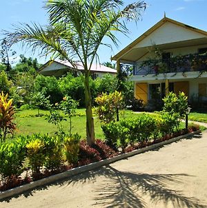 4 Bedrooms Villa At Foulpointe Madagascar 200 M Away From The Beach With Sea View Enclosed Garden And Wifi Exterior photo