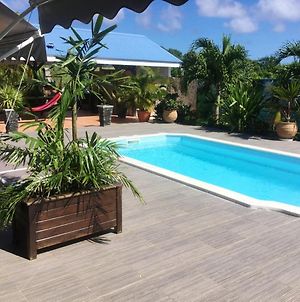 Appartement d'une chambre avec piscine partagee terrasse amenagee et wifi a Saint Francois a 3 km de la plage Exterior photo