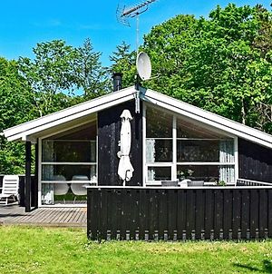 Four-Bedroom Holiday Home In Dronningmolle 2 Gilleleje Exterior photo