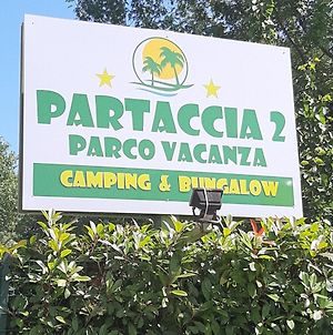 Hôtel Camping Parco Vacanza Partaccia 2 à Marina di Massa Exterior photo