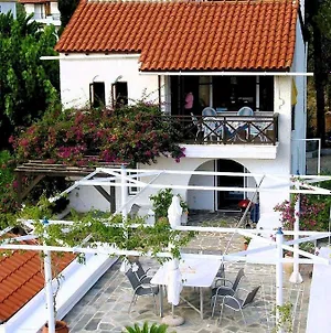 Villa Spiti Galini, "Haus Der Zufriedenheit" à Paralia Sergoulas Exterior photo