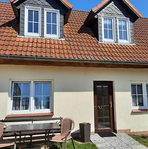 Lacky - Kleines Familienreihenmittelhaus In Grieben Hiddensee Exterior photo