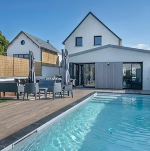 Maison moderne avec piscine et jacuzzi pour 15 personnes ! Saint-Gildas-de-Rhuys Exterior photo