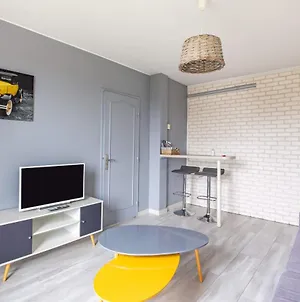 Appartement Appart T3 Bien situé a Bourges + Wifi Exterior photo