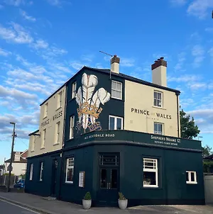 The Prince Of Wales Reigate Exterior photo
