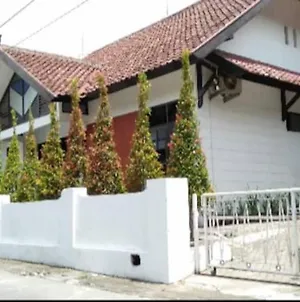Villa Griya Eyang Newu, Alun2 Selatan, Bisa 4 Mobil à Yogyakarta Exterior photo