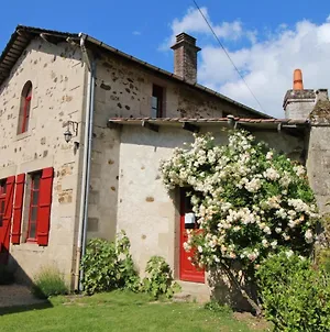 Villa Le Jardin à Saint-Priest-Taurion Exterior photo
