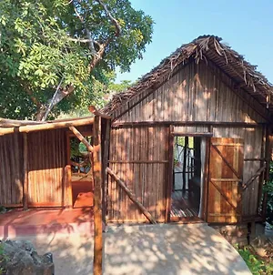Makako Lodge Ampangorinana Exterior photo