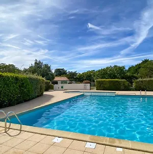 Petite location dans résidence avec piscine et terrains de tennis La Couarde-sur-Mer Exterior photo