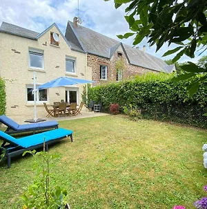 Charming, Quiet Holiday Home On The West Coast Of The Cotentin Bréhal Exterior photo